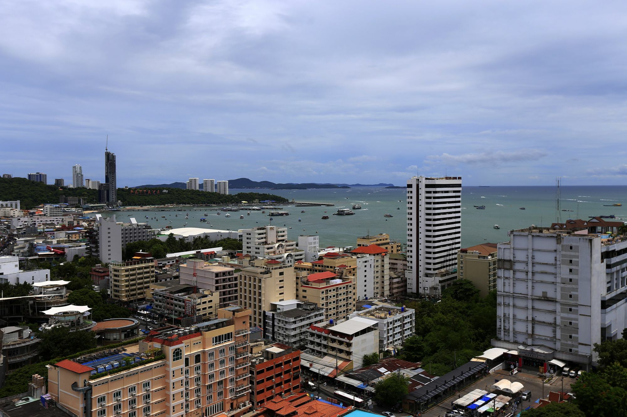 Apartamento The Base Pattaya Exterior foto